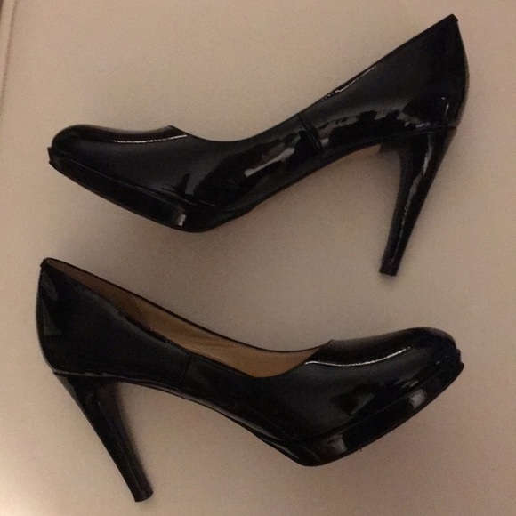 Cole Haan Nike Air Patent Leather Pumps - Picture 2 of 9